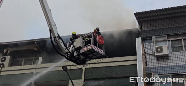 ▲▼            南投縣草屯鎮大成街一處連棟透天民宅發生火警 。（圖／記者高堂堯攝，下同）