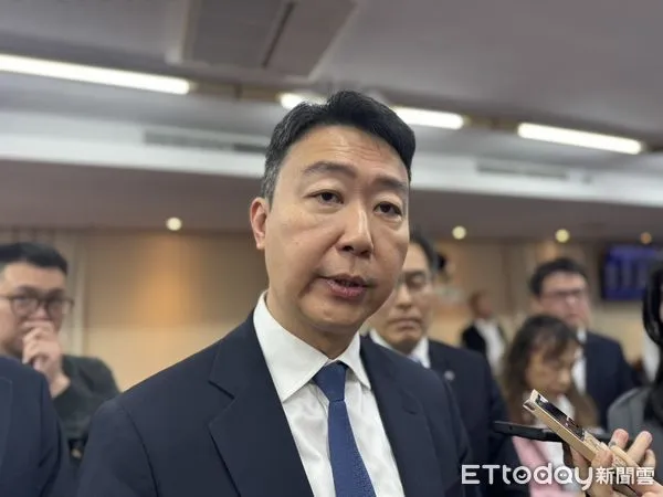 ▲▼交通部長陳世凱今於立法院受訪。（圖／記者周湘芸攝）