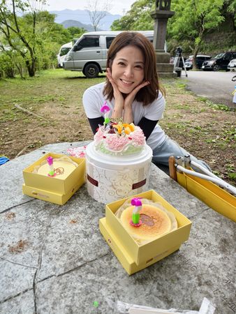 ▲蘇晏霈生日當天到山區拍攝《好運來》。（圖／民視提供）