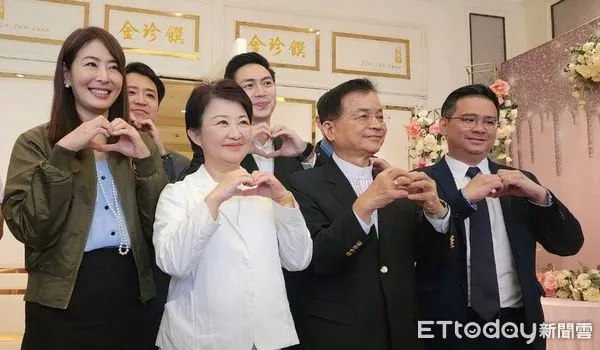 ▲賈永婕,盧秀燕。（圖／記者游瓊華攝）