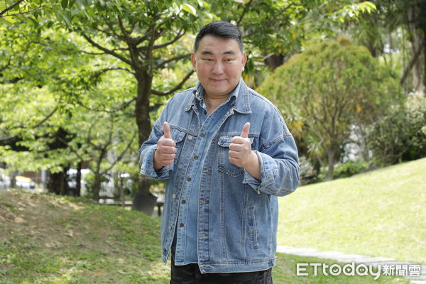 ▲▼歌手陳昶均《一夜情愁》發片記者會，近日宣布離婚的資深演員徐亨出席相挺。（圖／記者湯興漢攝）