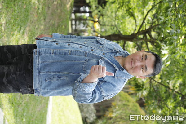 ▲▼歌手陳昶均《一夜情愁》發片記者會，近日宣布離婚的資深演員徐亨出席相挺。（圖／記者湯興漢攝）