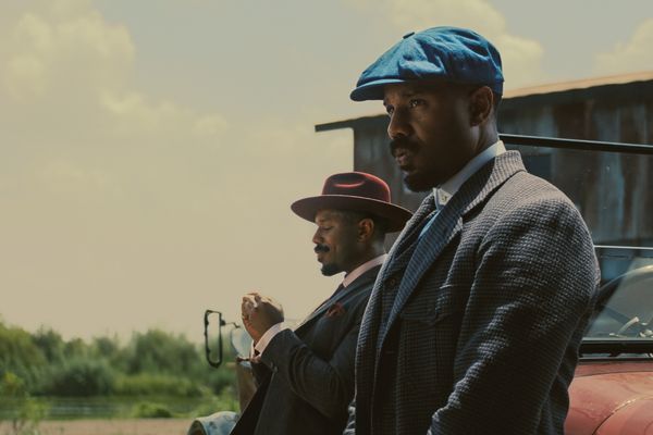 ▲《罪人》麥可&middot;B&middot;喬丹更1人飾演2角。（圖／華納提供）