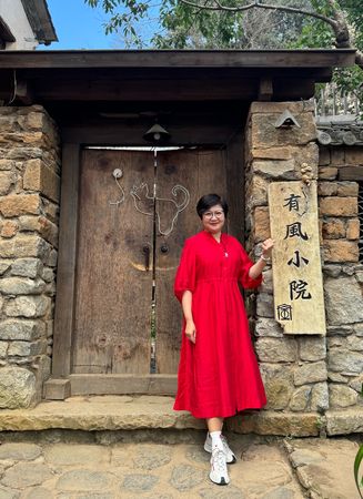 ▲崔佩儀跟同學們一起吃法國餐。（圖／崔佩儀提供）