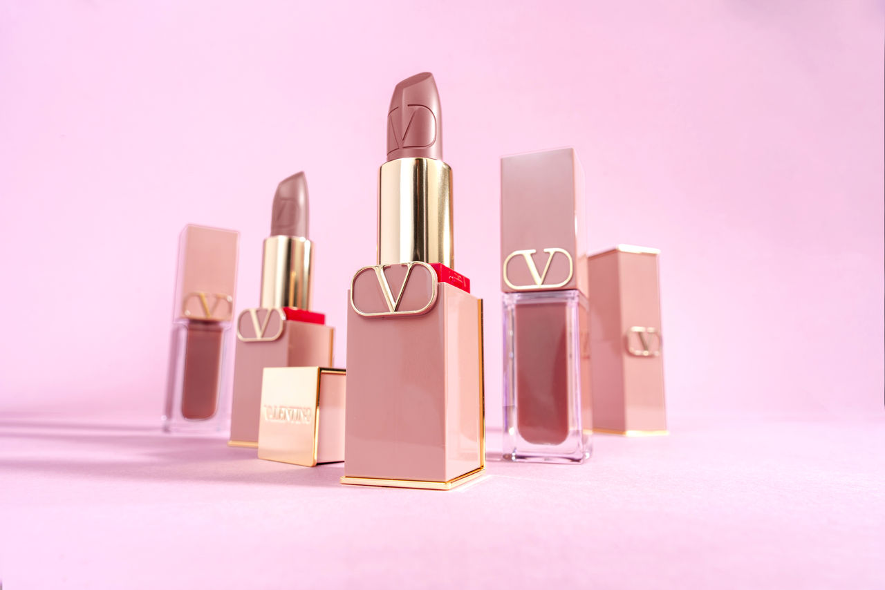 VALENTINO,DIOR,迪奧,唇膏,彩妝,試開箱,。（圖／記者李薇攝、品牌提供）