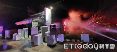 二手家電行深夜突傳火警　南投消防局動員花10多分鐘控制撲滅