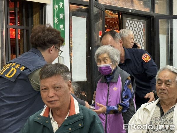 ▲▼   金蘭社區治安會議  「百斬車手專案」宣導  。（圖／中埔分局提供）