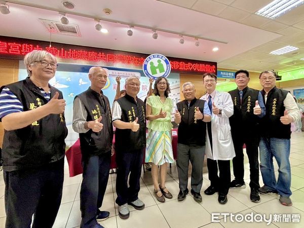 ▲▼  健保署媒合民間力量和嘉義醫院共同推動在宅急症照護，移動式X光機助攻在宅急症社區照護    。（圖／嘉義醫院提供）