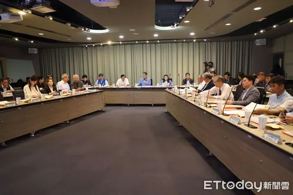 ▲雲林縣政府於今日於縣府召開「美國對等關稅」衝擊座談會。（圖／記者游瓊華翻攝）