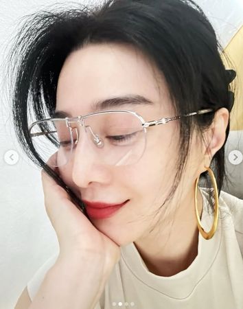 ▲▼范冰冰一年敷上百片面膜不心疼             。（圖／翻攝自IG/bingbing_fan）