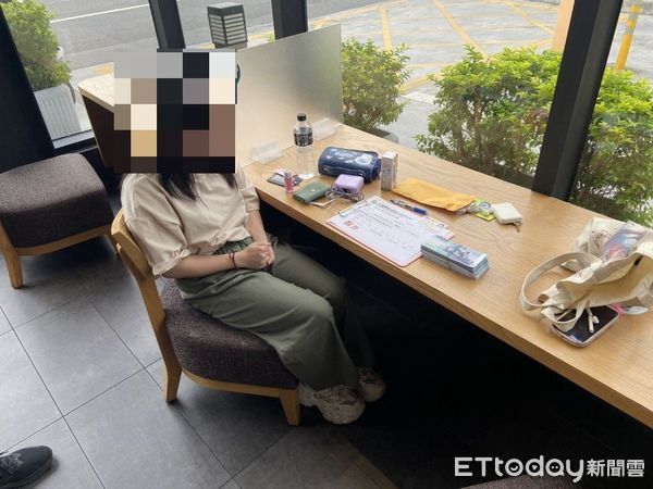 ▲潮州警分局逮獲呂姓車手及楊姓監控手             。（圖／記者陳崑福翻攝）