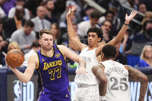 ▲▼唐西奇重返達拉斯主場，獨行俠前老闆庫班    。（圖／達志影像／美聯社）