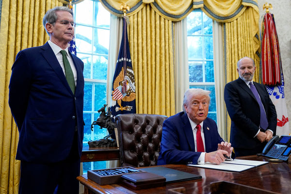 ▲▼ 美國財政部長貝森特（Scott Bessent，左）。（圖／路透）