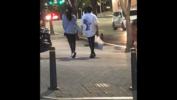 ▲▼金秀賢2016年戀人不是她！　李鎮浩出狠招曝「金賽綸街上熱吻別人」15秒影片。（圖／翻攝自李鎮浩YouTube）