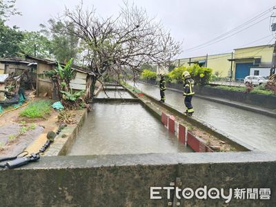 快訊/大雨沖走下水道工人!搜救8小時未找到 明鎖定熱點搜尋