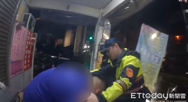 ▲▼  基隆市東明路與東信路口昨(9)日發生一起毒駕事件  。（圖／記者郭世賢翻攝）