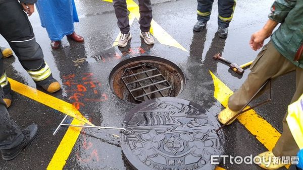 ▲桃園工人遭水沖走，目前仍在搜救中。（圖／記者沈繼昌翻攝，下同）