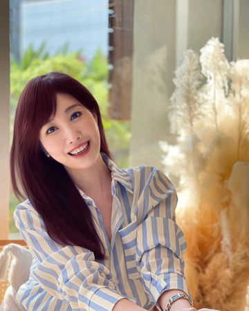 ▲▼台股跌3天綠翻紅！　美女主播黃若薇「曬1畫面」：眼睛好舒服。（圖／翻攝自臉書）