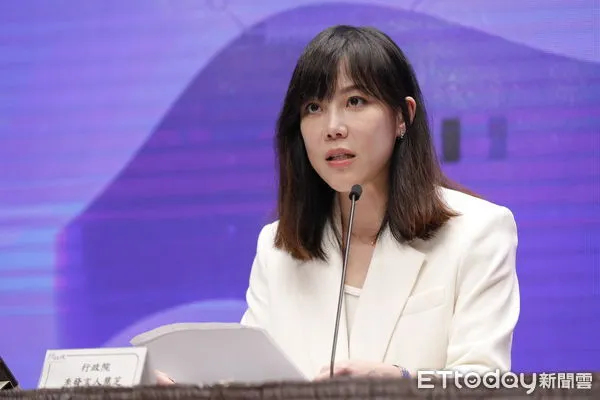 ▲▼10日行政院會後，由發言人李慧芝、經濟部次長賴建信舉行記者會，轉述院長會中對對等關稅議題所做的裁示。（圖／記者湯興漢攝）