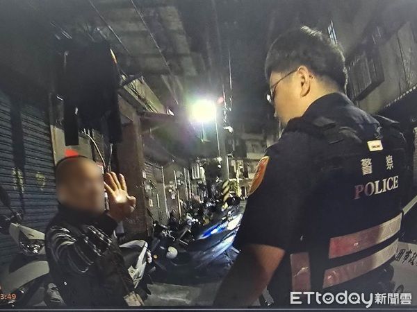 ▲疑似失智的葉姓男子再次迷失街頭。（圖／龜山警分局提供）