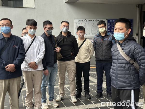 ▲▼台中前偵查隊長金桂明（上）向學弟們鞠躬道歉，今年2月出庭的涉案員警（下）。（圖／ETtoday資料照）