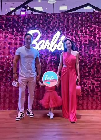 ▲王思佳素顏被捕獲跟老公JOE去吃麵。（圖／記者葉文正攝）