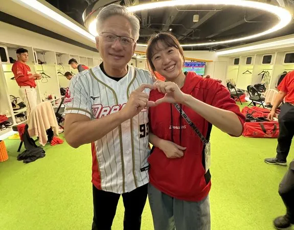 ▲味全龍副領隊莊璦菁。（圖／擷取自莊璦菁IG）