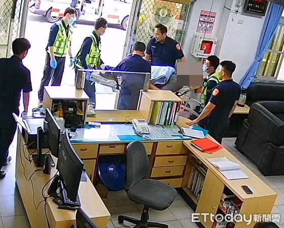 ▲▼    男子身體不適暈倒派出所 水上警及時搶救生命   。（圖／水上分局提供）