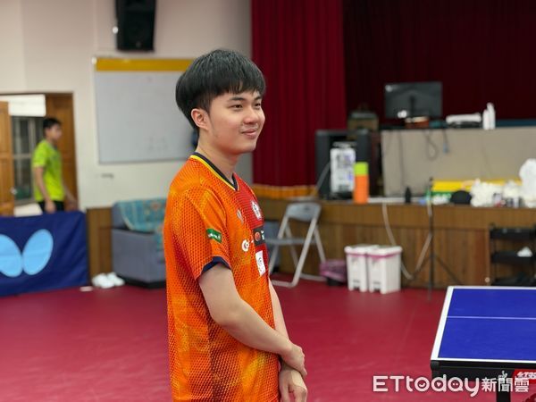 ▲台灣首座人工輕艇激流標桿賽道將於30日正式啟用，林昀儒、教練王翊澤、體育署長鄭世忠。（圖／記者杜奕君攝）
