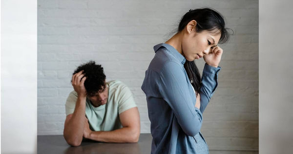 出軌多年的丈夫在女兒18歲生日當天，帶小三回家逼離婚，讓子女相當錯愕。（示意圖／Pexels）