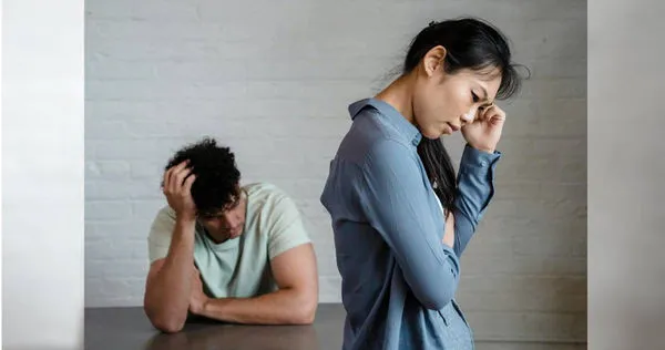 出軌多年的丈夫在女兒18歲生日當天，帶小三回家逼離婚，讓子女相當錯愕。（示意圖／Pexels）