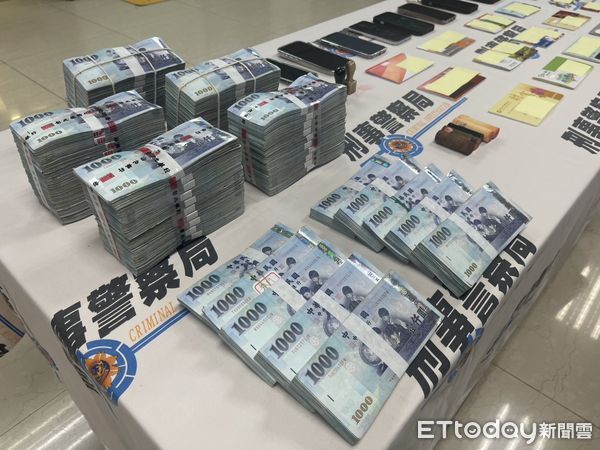 ▲刑事局逮捕有四海幫海鐵堂背景的神鬼會計員王力行。（圖／記者張君豪翻攝）