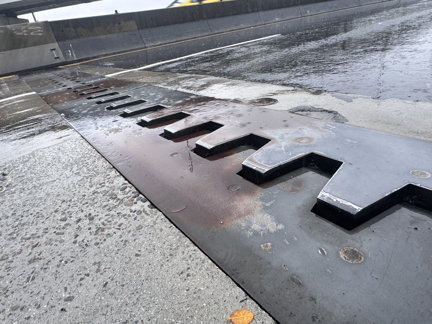 ▲台北橋今晚8時起部分封閉 施工交管措施一次看。（圖／新北市養工處提供）