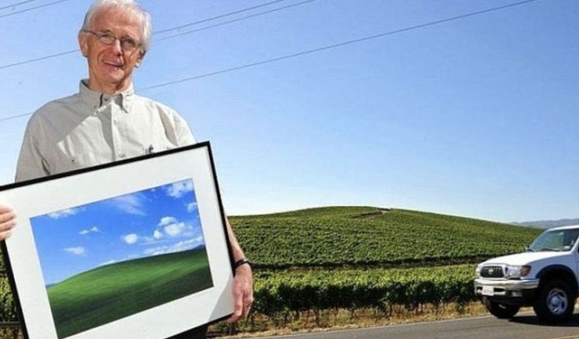 ▲拍下經典藍天白雲綠地照片的攝影師歐里爾（Charles O&rsquo;Rear）。（圖／翻攝微博）