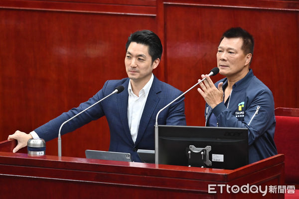 ▲▼蔣萬安施政報告及質詢，右為台北市文化局長蔡詩萍。（圖／記者李毓康攝）