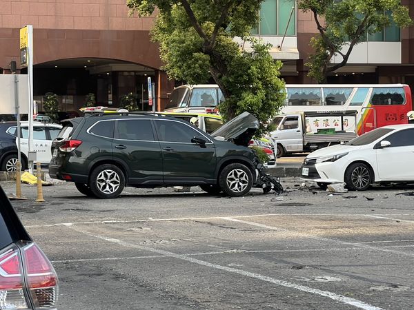 ▲▼新興車禍             。（圖／民眾提供）