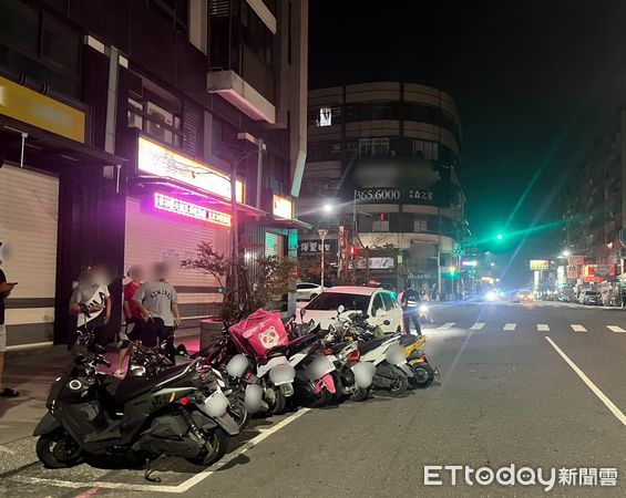 ▲▼高雄凌晨休旅車「失控連環撞」！連毀15車。（圖／記者賴文萱翻攝）