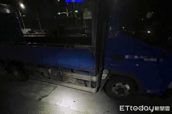 ▲▼ 高雄市鳥松區大埤路今(11)日發生一起疑似人為縱火案    。（圖／記者吳弈靖翻攝）