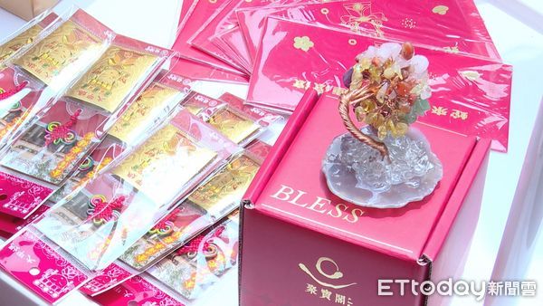 ▲泰山陪伴大甲媽遶境！奉茶送好禮 買聯名油品再抽黃金▼             。（圖／記者鄭遠龍攝）