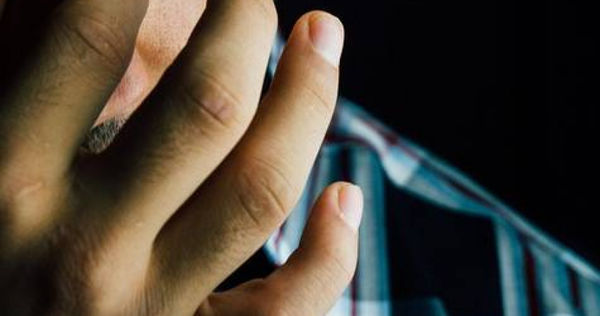 江蘇一名男子因為被詐騙千萬人民幣，結果罹患「雙相障礙」，身體出現各種毛病。（示意圖／翻攝自pixabay）