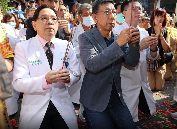 ▲大甲媽進宏仁醫院為患者祈福 福寧宮。（圖／記者唐詠絮攝）