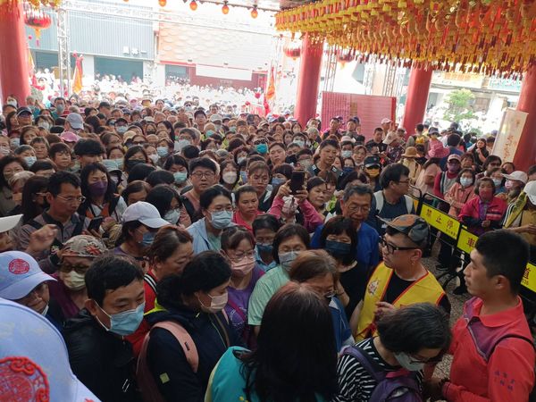 ▲大甲媽進宏仁醫院為患者祈福 福寧宮。（圖／記者唐詠絮攝）