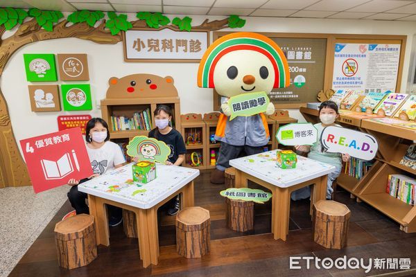 ▲統一超商好鄰居文教基金會攜手正隆公司於草屯鎮佑民醫院打造閱讀候診區「好鄰居紙圖書館」。（圖／草屯佑民醫院提供）