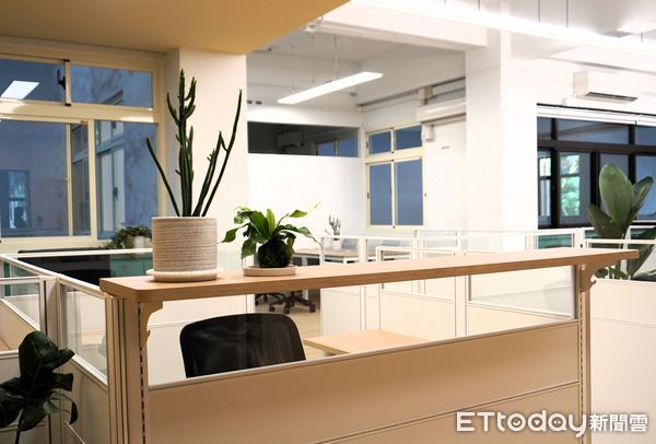 ▲虎科大學輔中心空間改造，教育部學特司副司長許嘉倩率隊實地開箱。（圖／記者游瓊華翻攝）