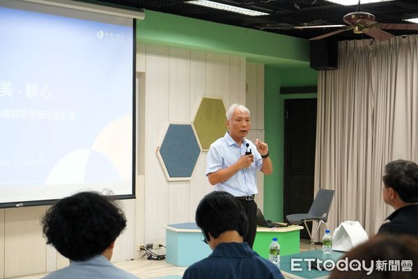 ▲虎科大學輔中心空間改造，教育部學特司副司長許嘉倩率隊實地開箱。（圖／記者游瓊華翻攝）