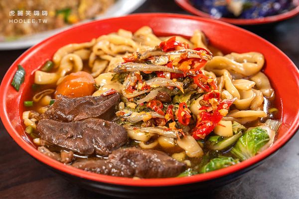 左營傳承50年的眷村老口味　大骨熬煮紅燒牛肉麵濃醇甘甜