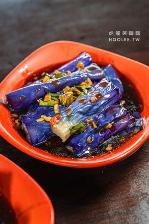 ▲▼阿湯哥牛肉麵(高雄)傳承50年眷村老味道!超濃紅燒牛肉麵加小魚乾辣椒,再點一盤炒飯剛剛好。（圖／部落客虎麗笑嗨嗨授權提供）