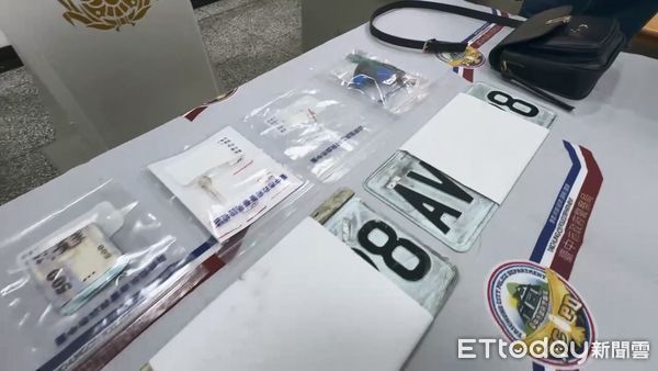 ▲▼缺錢買毒隨機割斷路人背包搶錢，豐原警方3小時火速逮捕2嫌。（圖／民眾提供，下同）