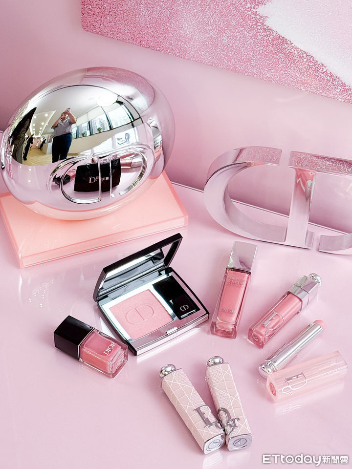 迪奧,DIOR,JISOO,Peter Philips,NARS,唇膏,彩妝,唇油。（圖／記者李薇攝）