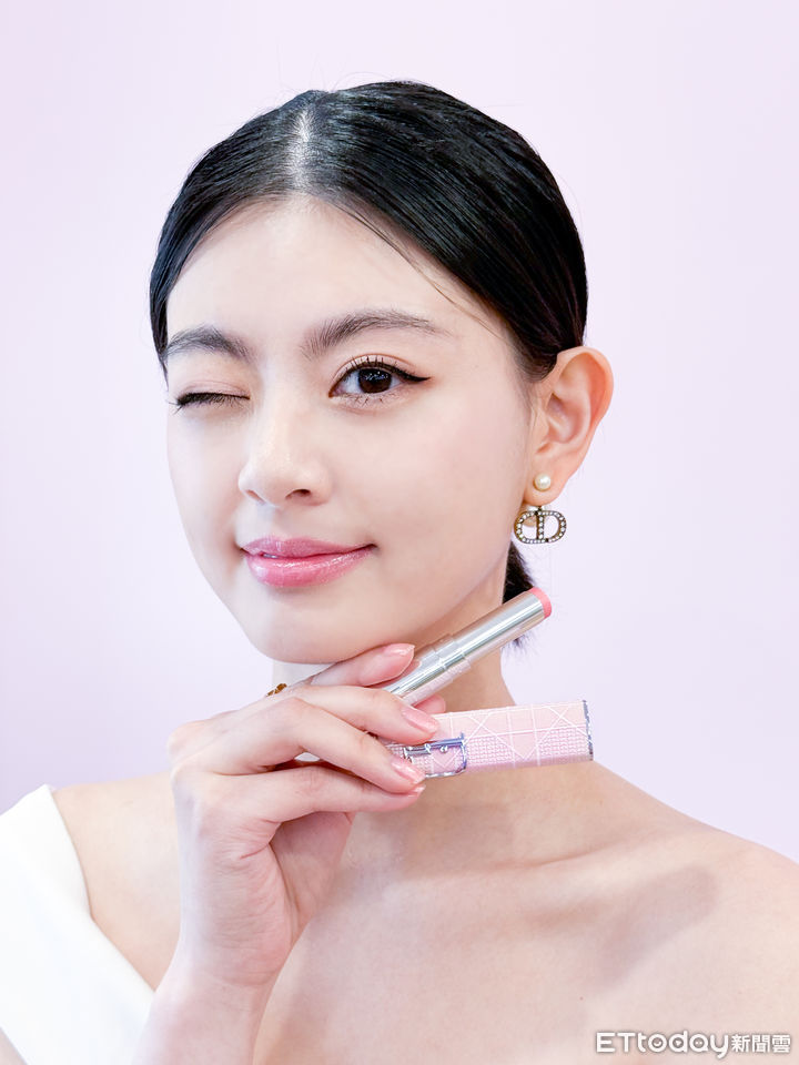 迪奧,DIOR,JISOO,Peter Philips,NARS,唇膏,彩妝,唇油。（圖／記者李薇攝）
